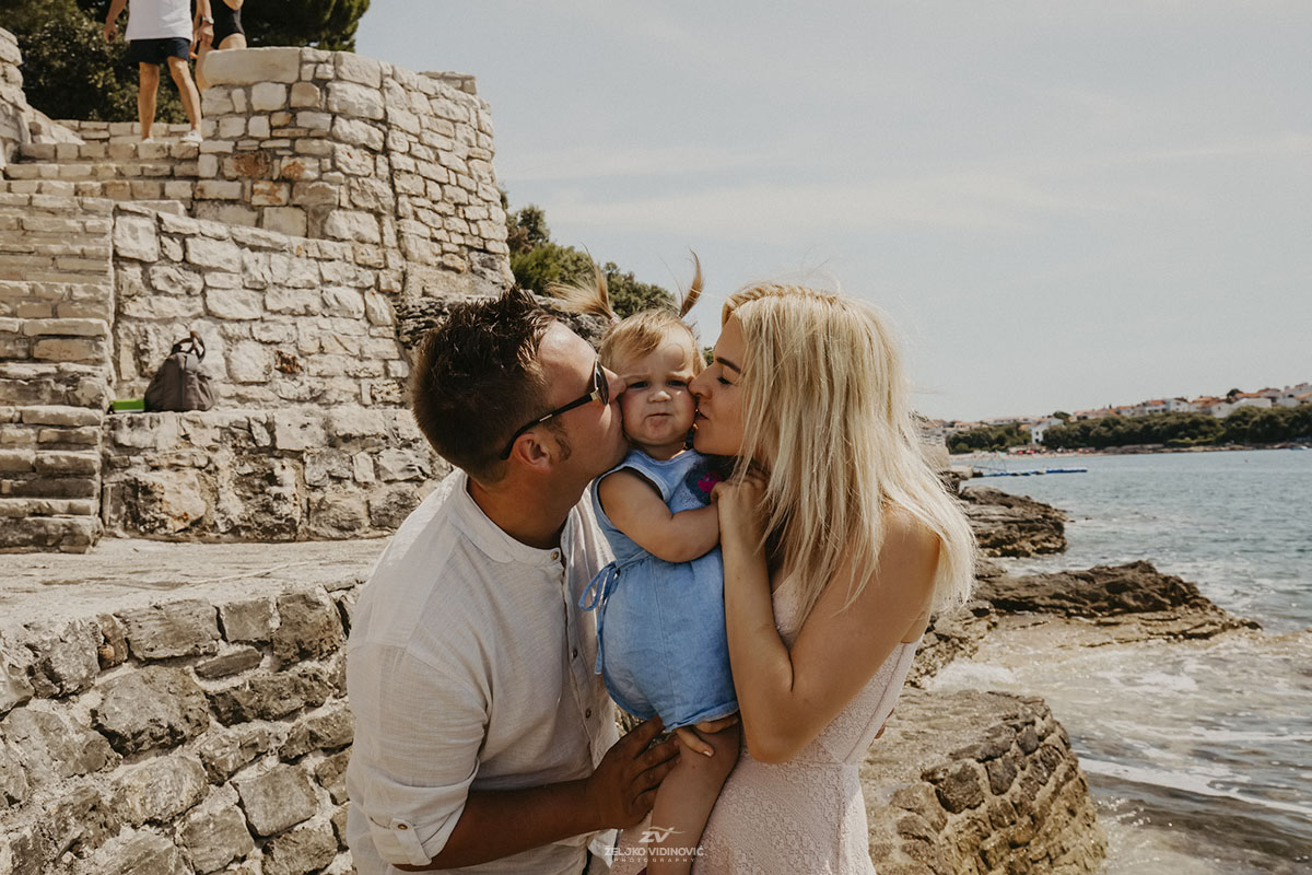 Family shooting Lucas, Saskia, and Lina in Pula - Istria