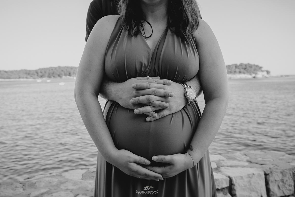 Pregnancy photosession in Pula, Croatia